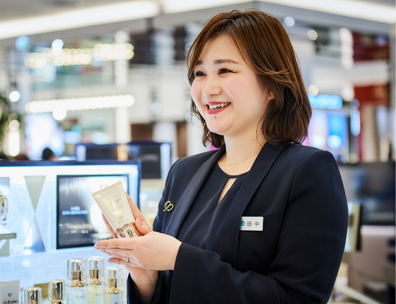 ベタつきもなく、するすると肌になじんで。ハリ感やツヤを感じる仕上がり