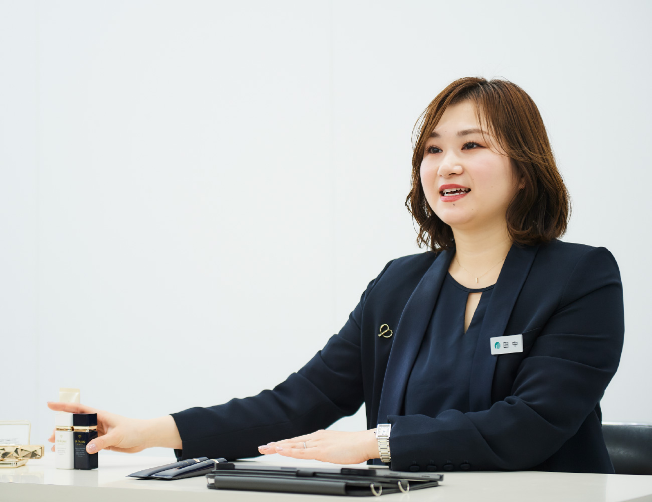 「お手肌に触れることは、心に触れること。皆様との出会いを楽しみにしております。」